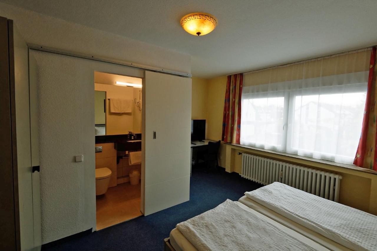 Hotel Wiedenhof Hilden Bagian luar foto