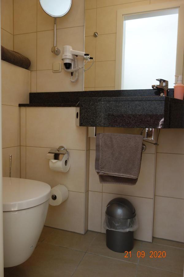 Hotel Wiedenhof Hilden Bagian luar foto