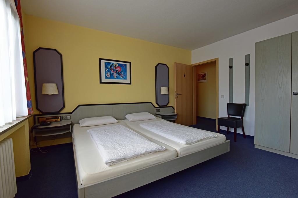 Hotel Wiedenhof Hilden Bagian luar foto